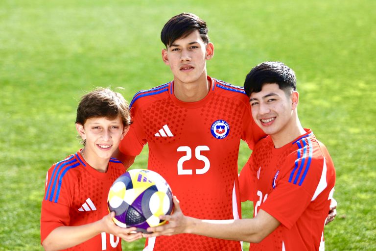 Las Rojas Juveniles Masculinas - Comunicaciones FFCH (2)