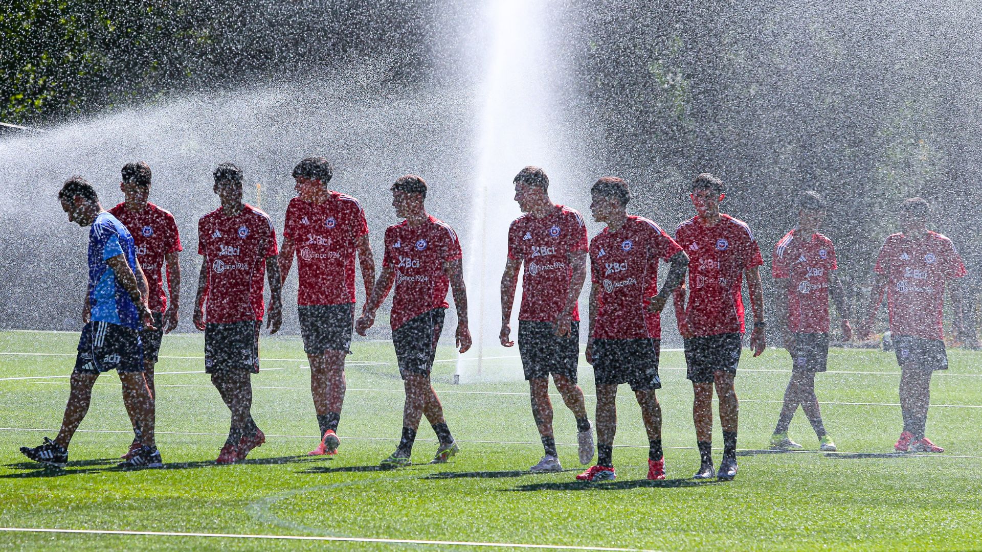 La Roja Sub-20 Khởi Động Microciclo Mới: Đánh Giá B52 Các Tài Năng Trẻ