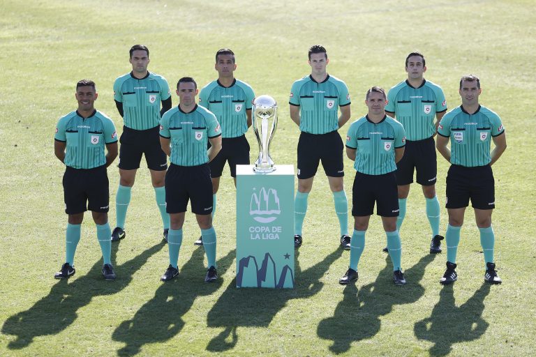 Los árbitros que estarán presentes en el inicio de la Copa de la Liga